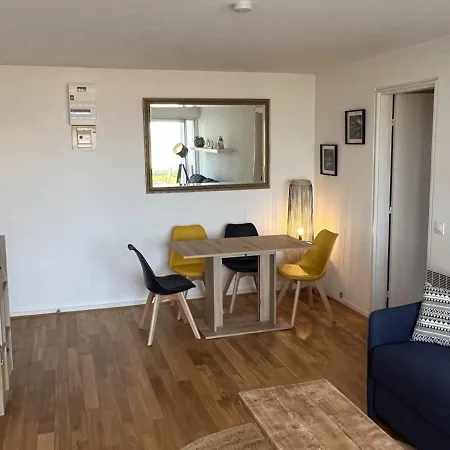 2p, Rez-de-jardin, Accès Plage, Animaux Ok, Parking, Internet Inclus - Fr-1-487-355 * Cabourg